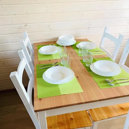 Comfortable Homes Close To The Sea *